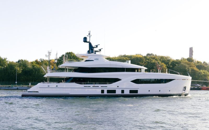 Newthex-doors-onboard-hatches-onboard-superyacht-ACE-01