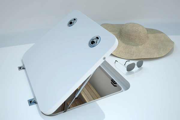 newthex-Flush-yacht-hatch-MOON-STAR-white-1700x1150