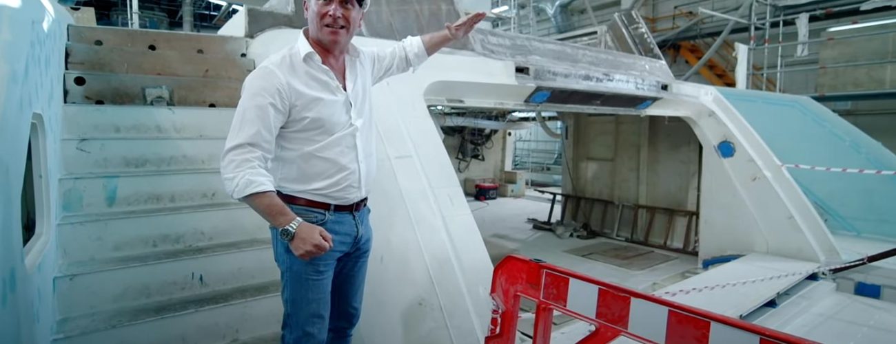 newthex-news-hidden-flush-transom-door-superyacht-02