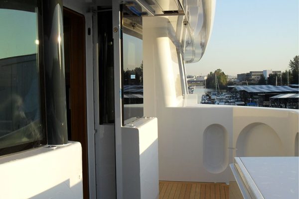 newthex-superyacht-sliding-glass-aluminium-door-accomodation
