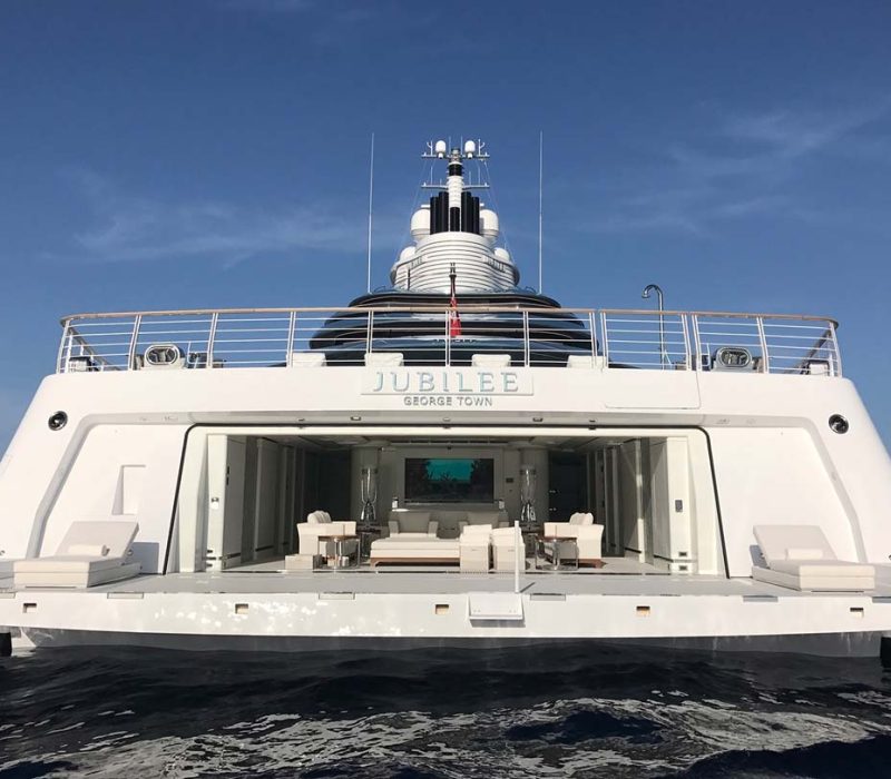 newthex-yachts-info-hull-door-stern-jubilee-1